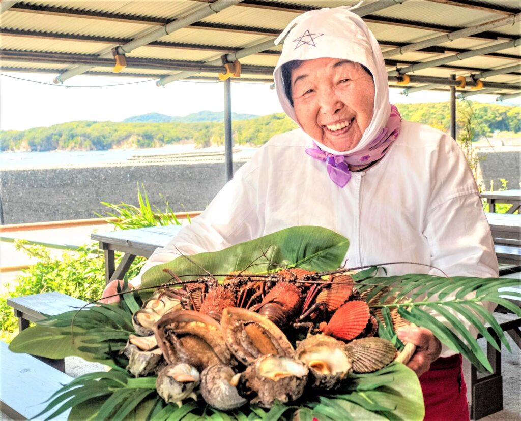 海女小屋 はちまんかまど