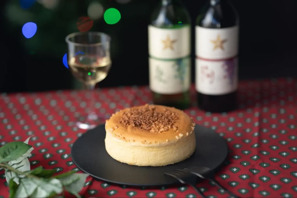 人気の洋菓子店「焼き菓子とケーキの店 hanauta」のチーズケーキ【クリスマスプラン】